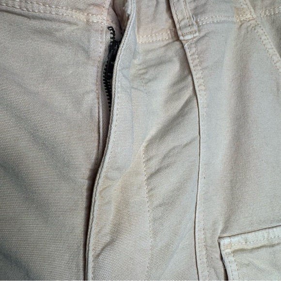 Peachy pink American Eagle cargo shorts! - Picture 8 of 10